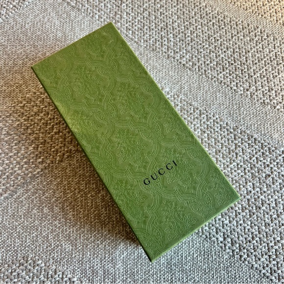 Gucci women’s Princetown embroidered black floral rose mules size 40 1/2 - Picture 11 of 14